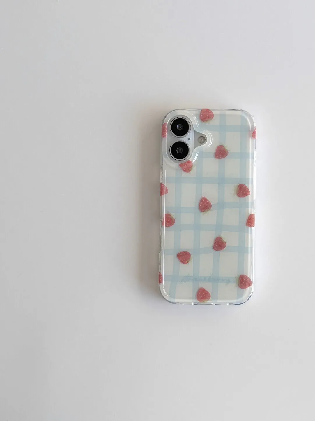 フレッシュブルーグリッド柄ストロベリー高級IMDスマホケース - Strawberry Huller のレビューと価格