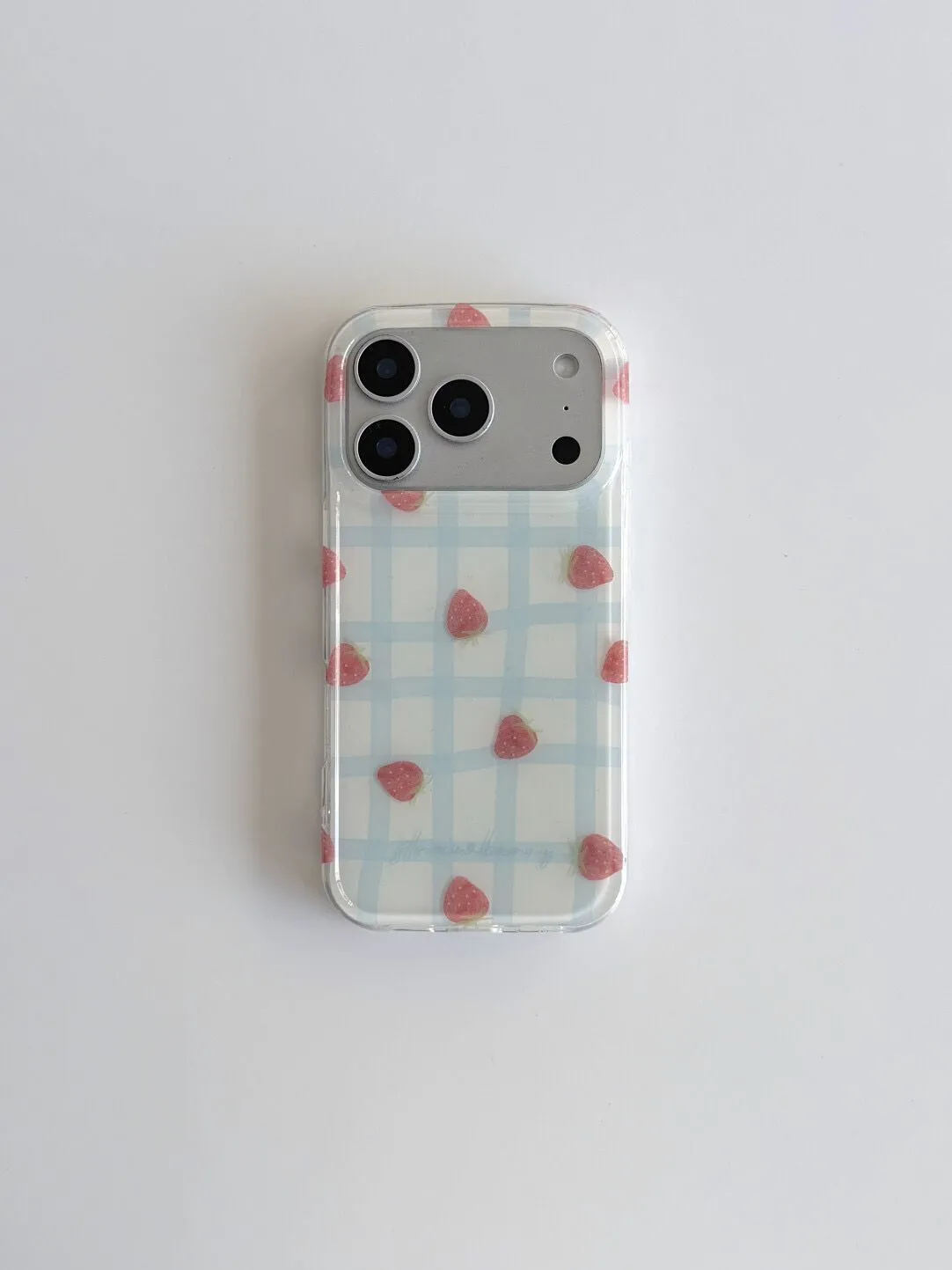 フレッシュブルーグリッド柄ストロベリー高級IMDスマホケース - Strawberry Huller のレビューと価格